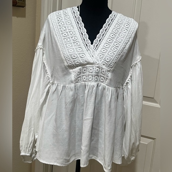DAVI & DANI WHITE LACE BATICE, BALLON SLEEVES BLOUSE SIZE M. - Picture 3 of 10